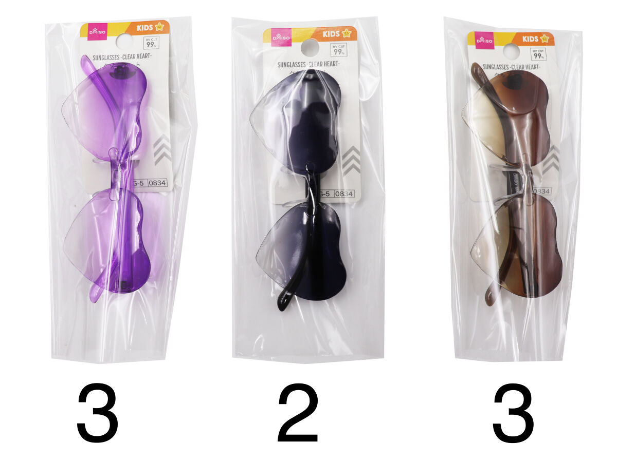 いちごサンセット、青いピアス SNS風クリアカード いちごサンセット