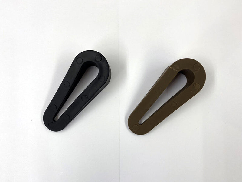 フックに掛けられるリング型ドアストッパー