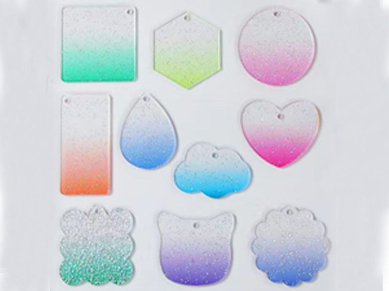 キラキラアクリルプレート（グラデーション、チェーン付）