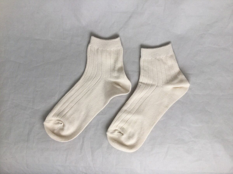 カラー太リブソックス（アイボリー、かかと直角、吸水速乾、消臭）